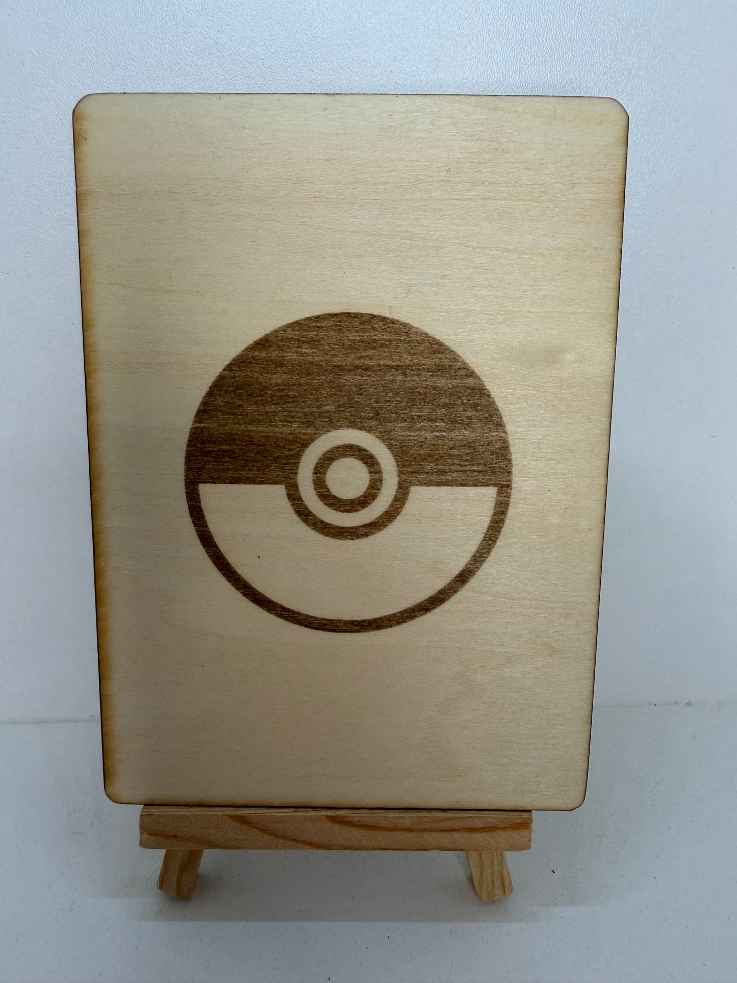 Carte en bois - Pokémon - Carchacrok