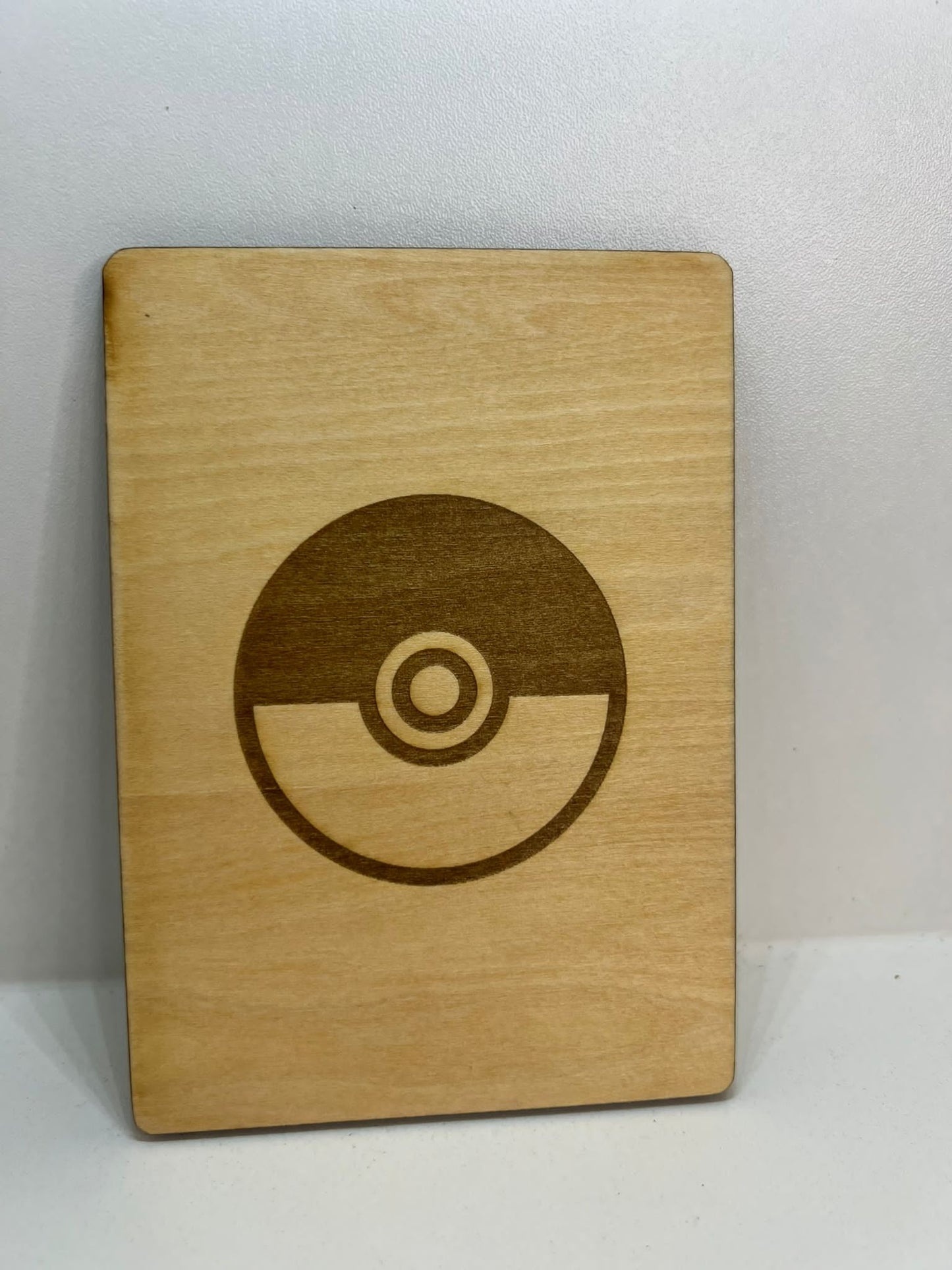 Carte en bois - Pokémon - Pikachu