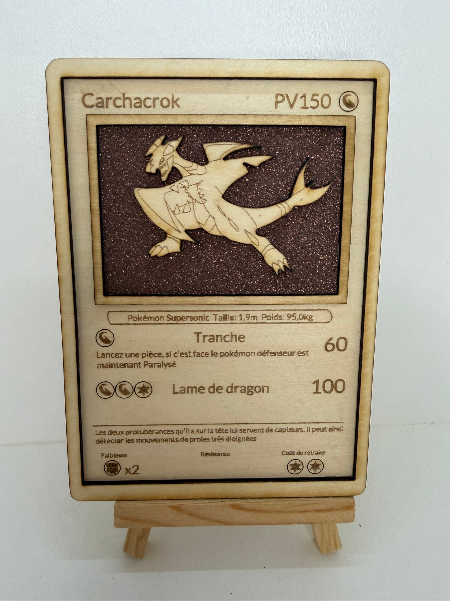 Carte en bois - Pokémon - Carchacrok